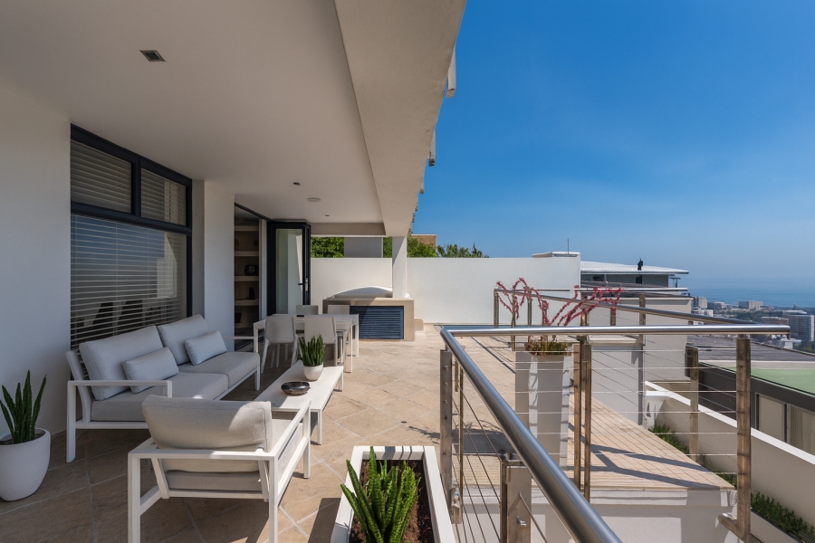 3 Bedroom Property for Sale in Green Point Western Cape